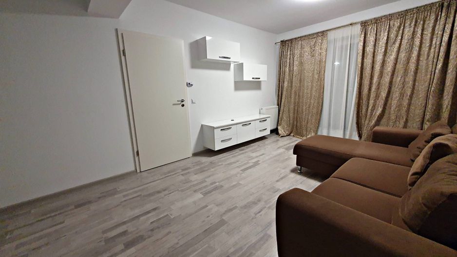 Coresi -Bloc Maurer M9, etajul 1, mobilat, parcare - Poză 11