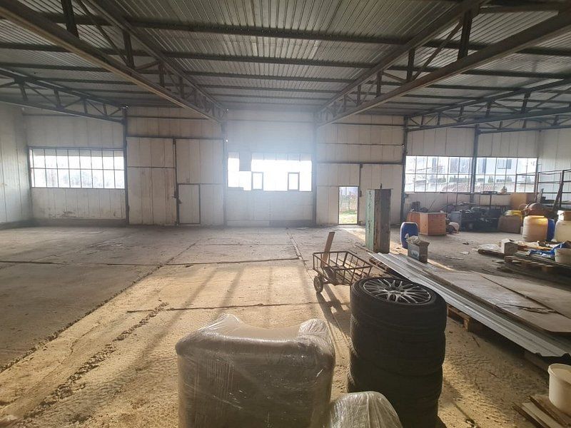 Hala de inchiriat - str Traian - SU 340 mp si teren liber 2000 mp - Poză 2