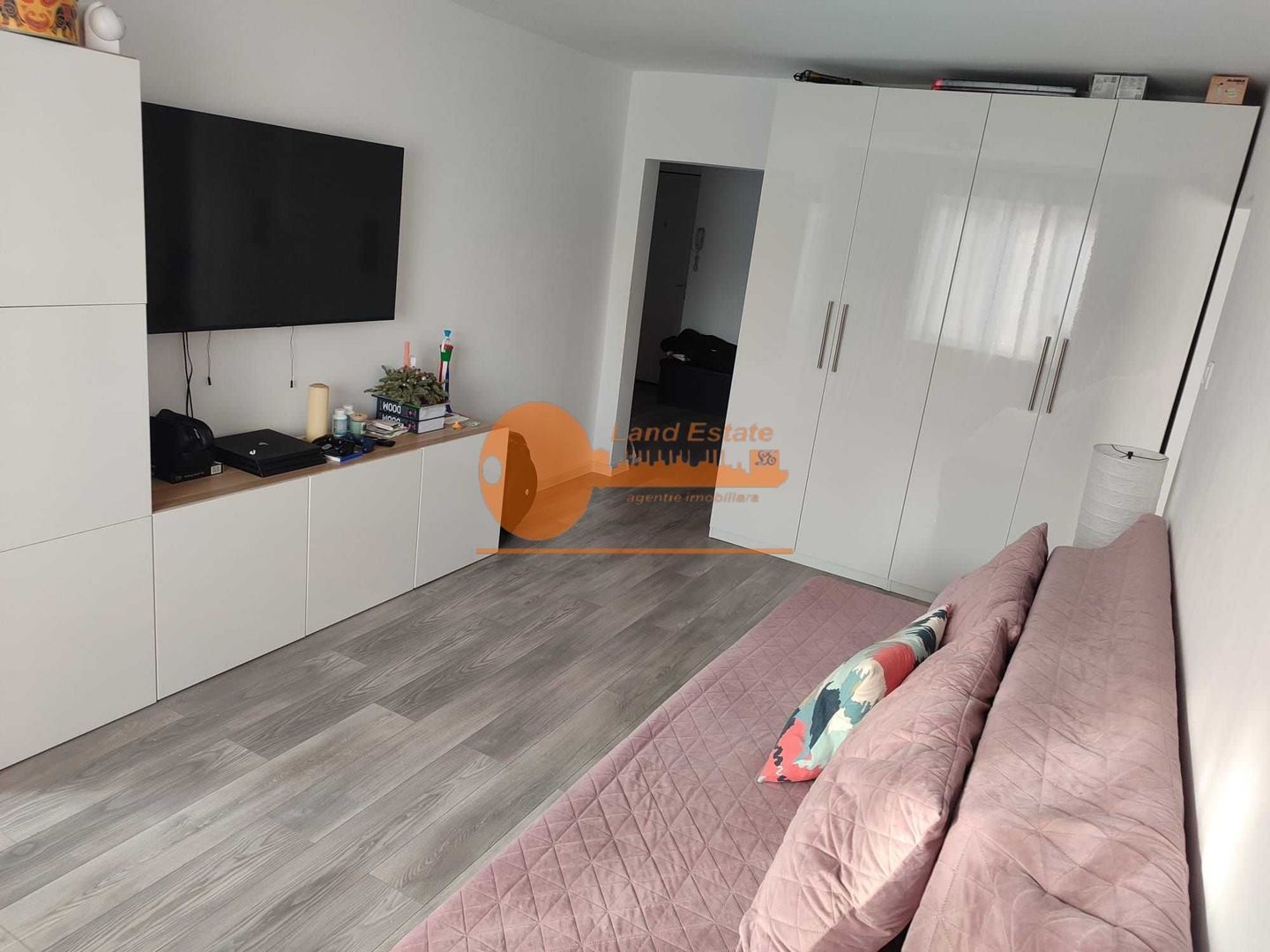 Apartament cu 4 camere in zona Crangasi(Bloc Reabilitat) - Poză 5
