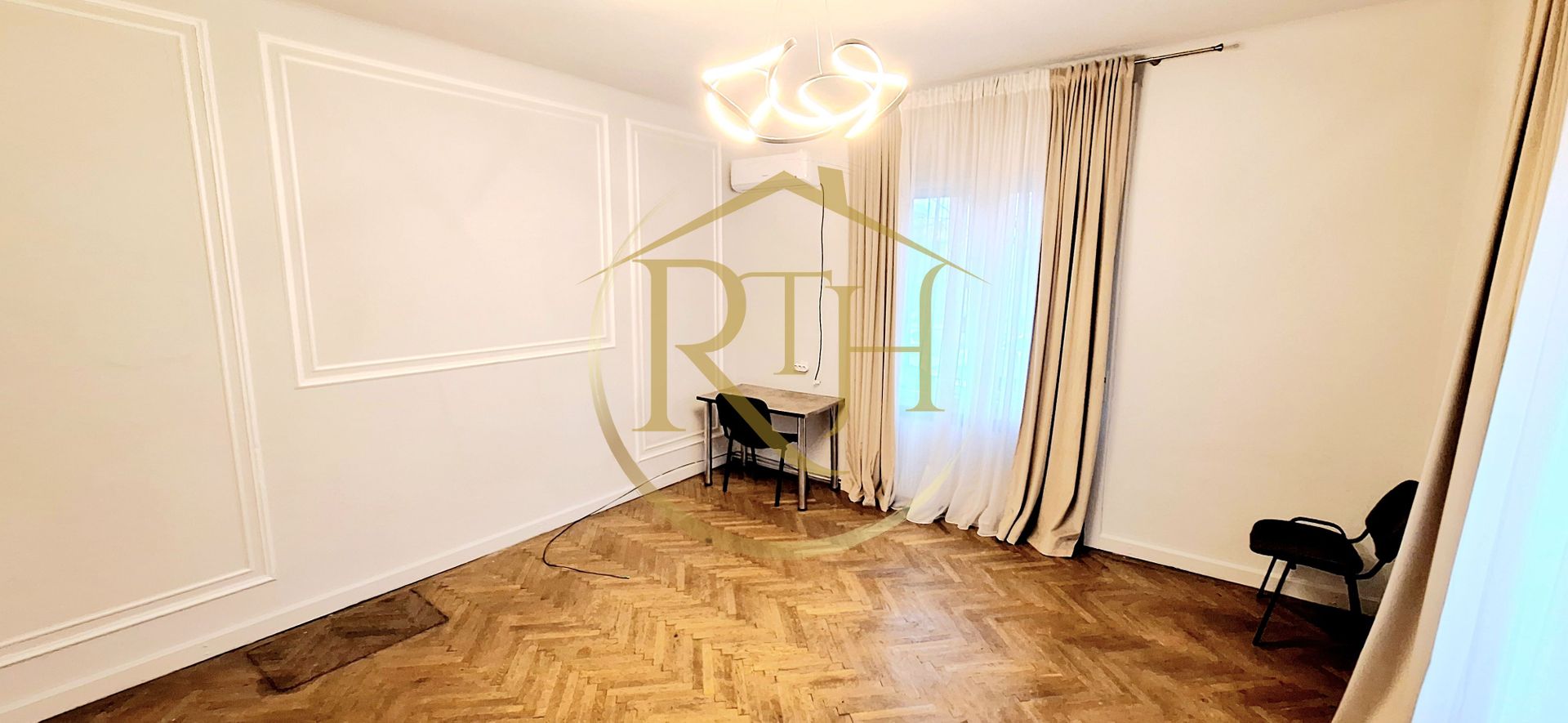 Oferim spre inchiriere, apartament cu 3 camere, spatios, aproape de Centru - Poză 2
