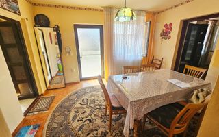 🏡 Casă spațioasă cu 9 camere în Strejnicu – pentru locuință, birouri - Poză 94