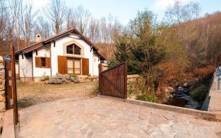 Investitie Valiug lacul Gozna Casa utilata 5 camere parau padure - Poză 2