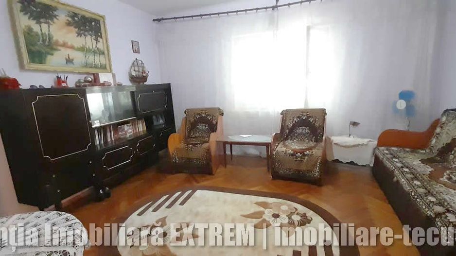 Casă de cărămidă, cu 4 camere, 417mp teren, lăngă Gara de Sud, Tecuci - Poză 7