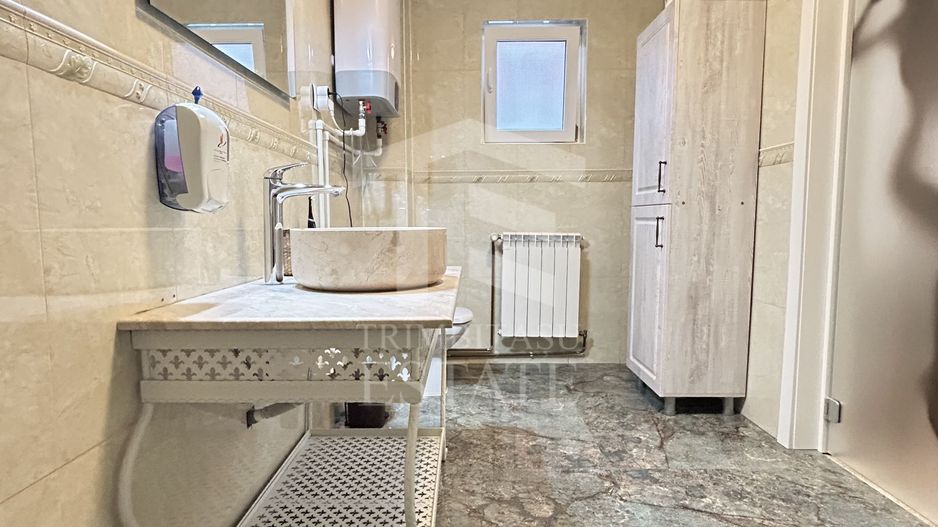 Pensiune Casa Eva Statiunea 2 Mai - 12 camere - teren 600 mp - Poză 14