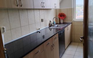 Apartament 37 mp, etaj 3/4, mobilat și utilat complet, 2 parcari. - Poză 5