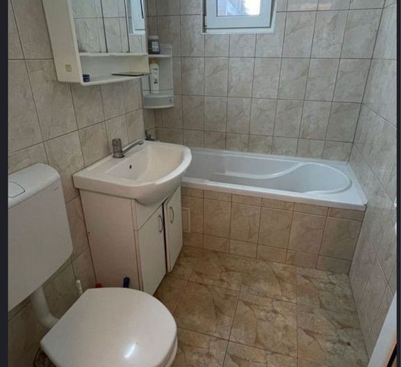 Apartament 3 camere cu 2 balcoane ,Micro 16,et 3 - Poză 2