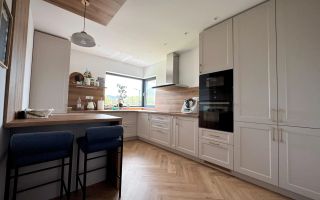 Casa moderna,4 camere, pompă de căldură si panouri fotovoltaice - Poză 4