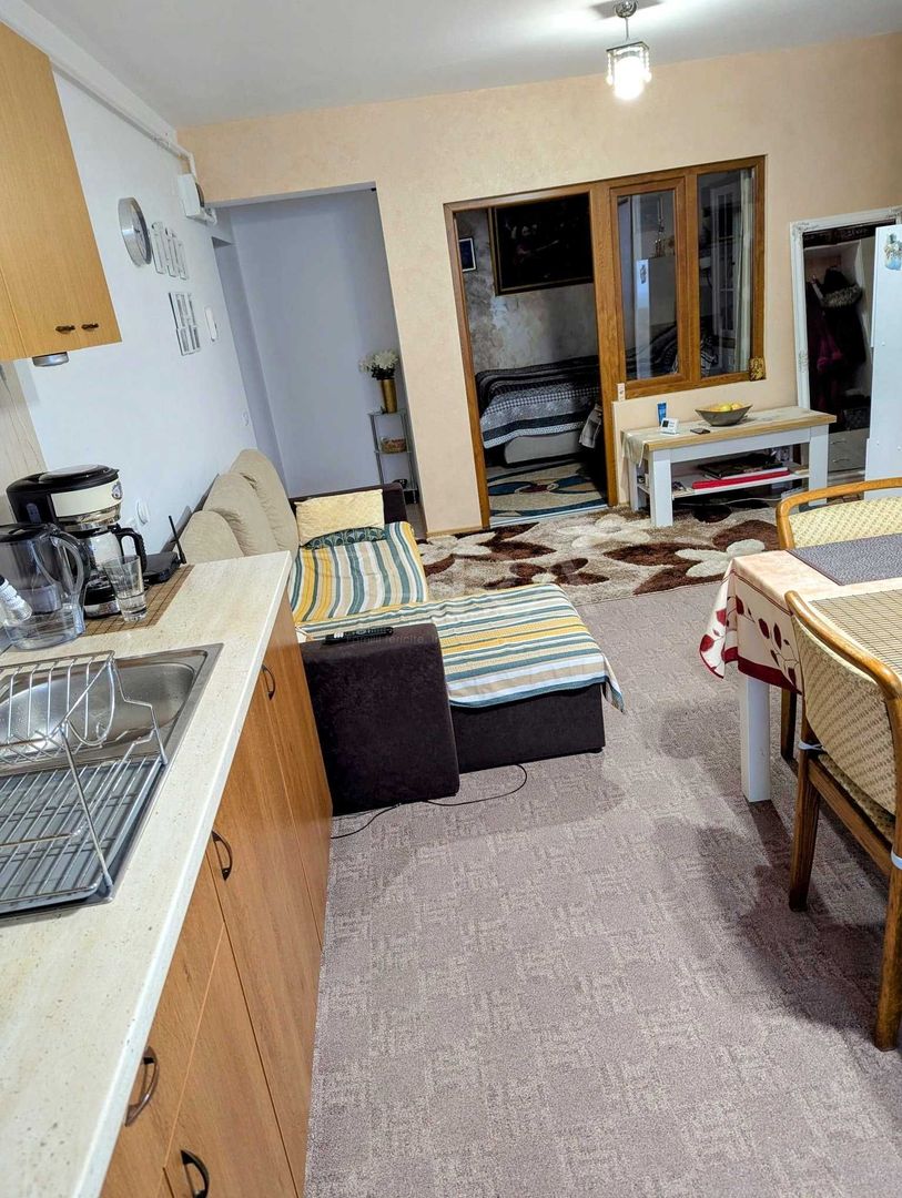 Apartament cu 3 camere în zona Florilor – confort și accesibilitate. - Poză 3