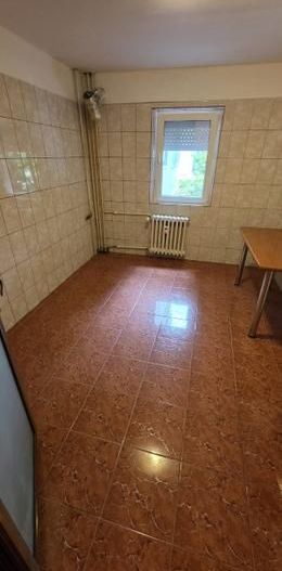 Apartament  4 camere decomandat- Craiovita Noua, zona Scoala 34 - Poză 8