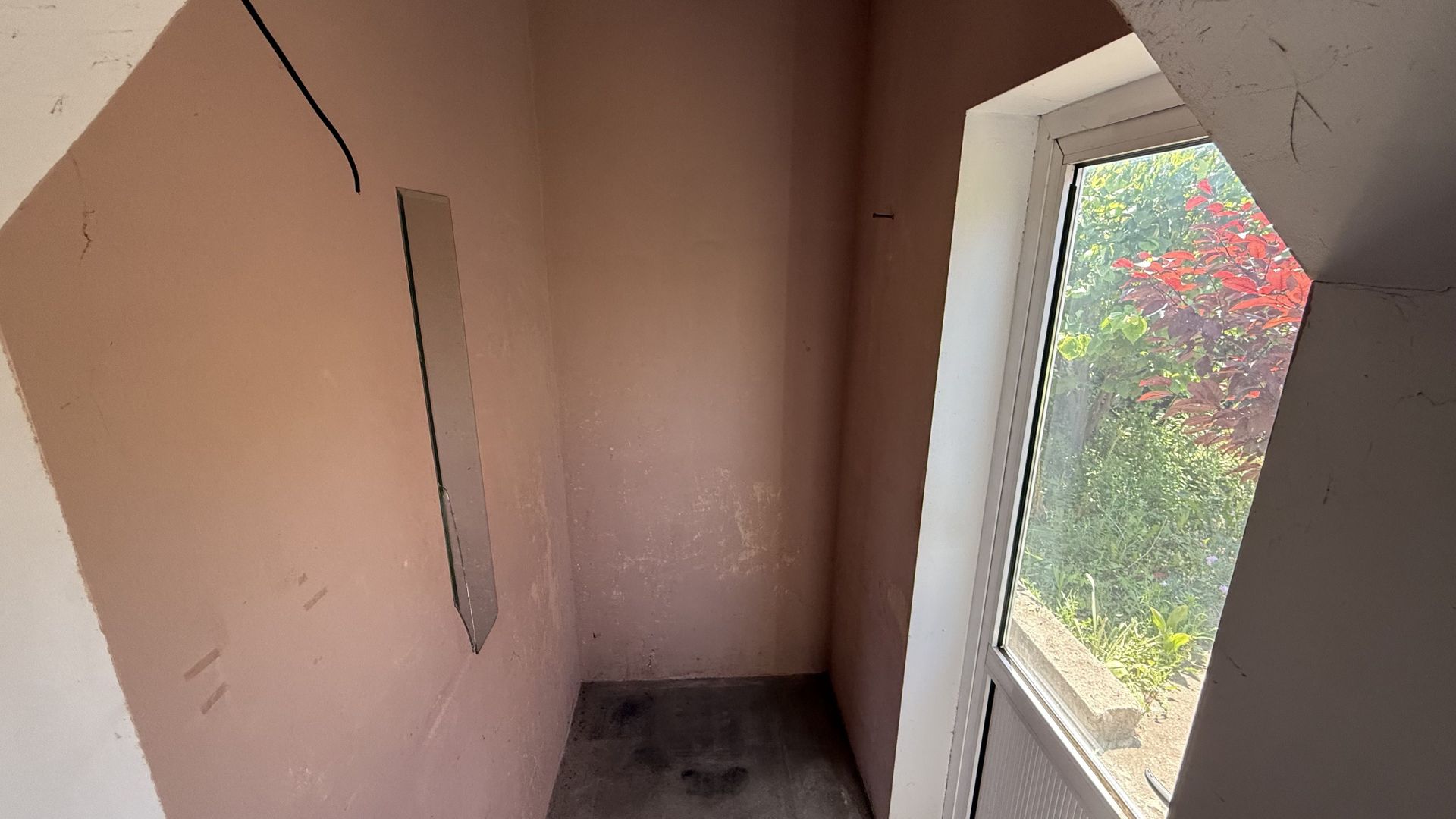 Casă de vânzare în satul Brăila, comuna Băcioi – locuință confortabilă într-un cadru liniștit și pitoresc - Poză 11