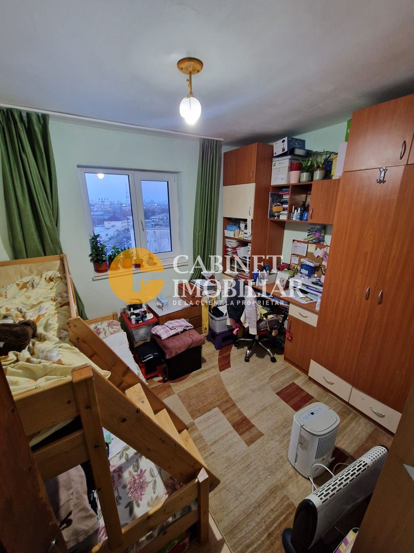 3 Camere Decomandat- Etaj intermediar+ Loc de parcare- Zona Alexandru cel Bun - Poză 2
