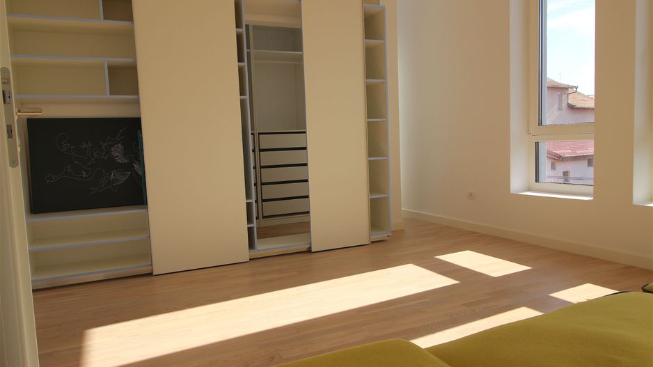 Apartament deosebit cu acces direct din lift - Poză 15