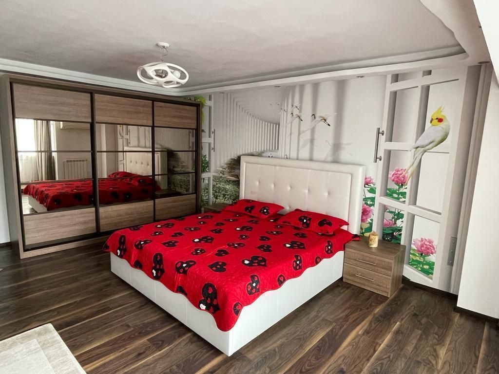 Închiriez apartament 2 camere, Decebal, mobilat, confort lux, parcare - Poză 4