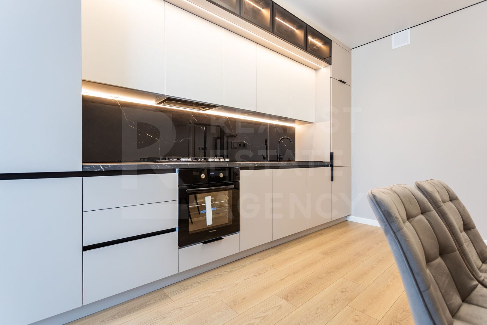 Vânzare, apartament, 2 camere, strada Nicolae Milescu Spătaru, Ciocana - Poză 2