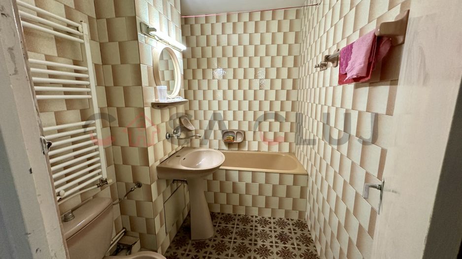 Ideal pentru familii, bine compartimentat, in zona linistita - Poză 5