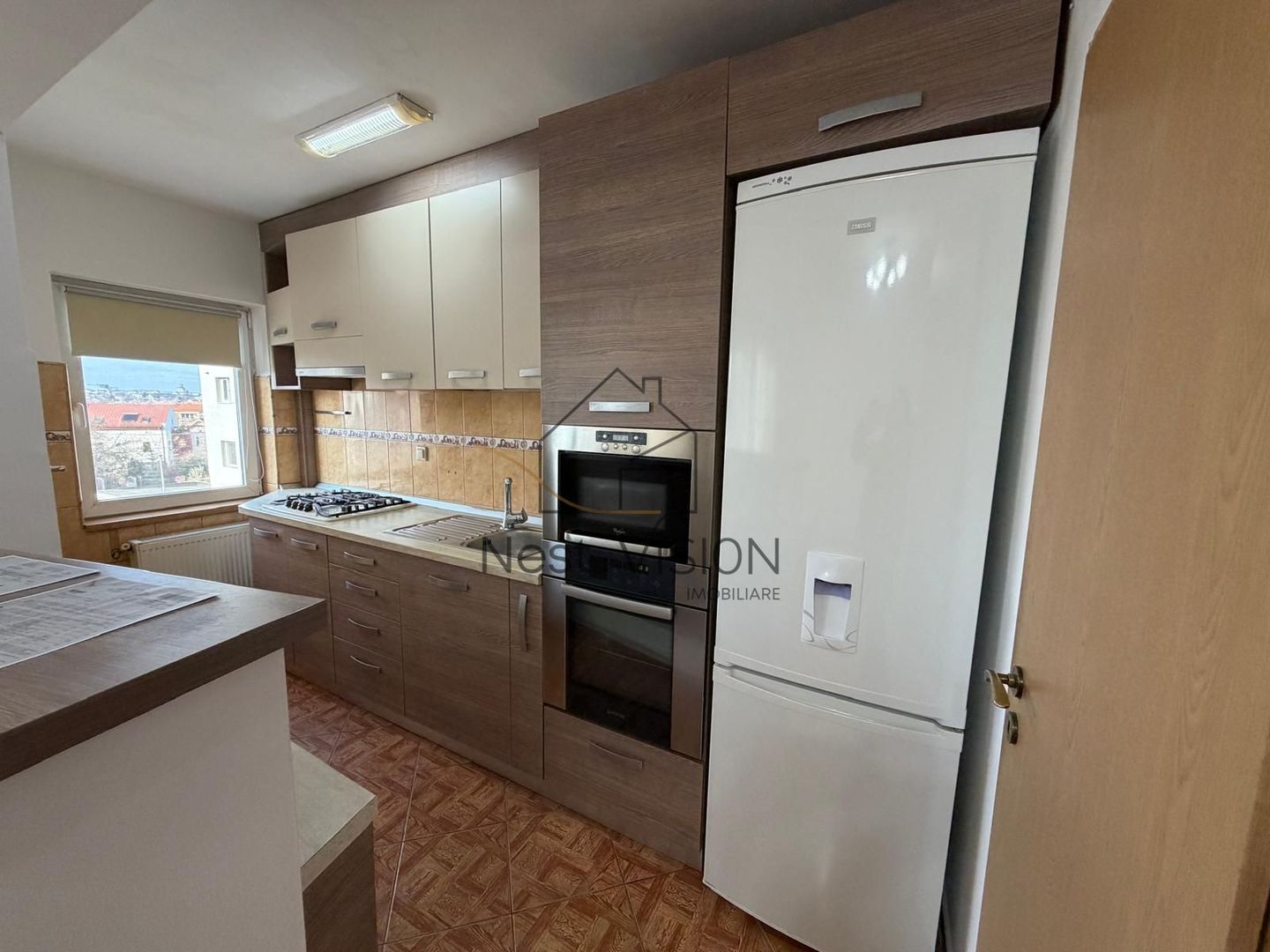 Apartament spațios cu 4 camere cu garaj - zona Ștrand - Poză 7