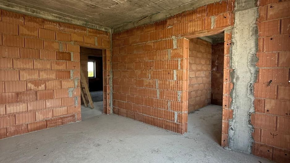 Casa individuala- 3 dormitoare - teren mare -Dumbravita - Poză 12