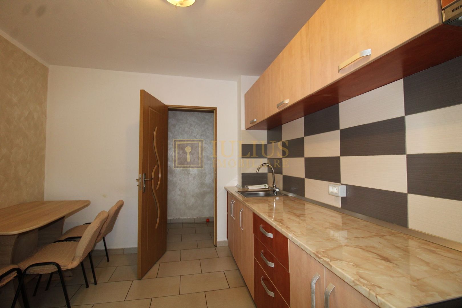 La 5 min de Județean, parter, centrală proprie - Poză 1