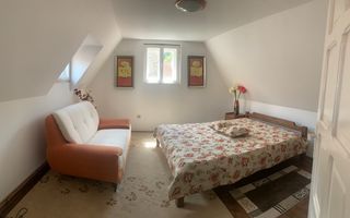 Casă în centrul Cisnădioarei cu 243mp de locuit și teren de 936mp - Poză 19