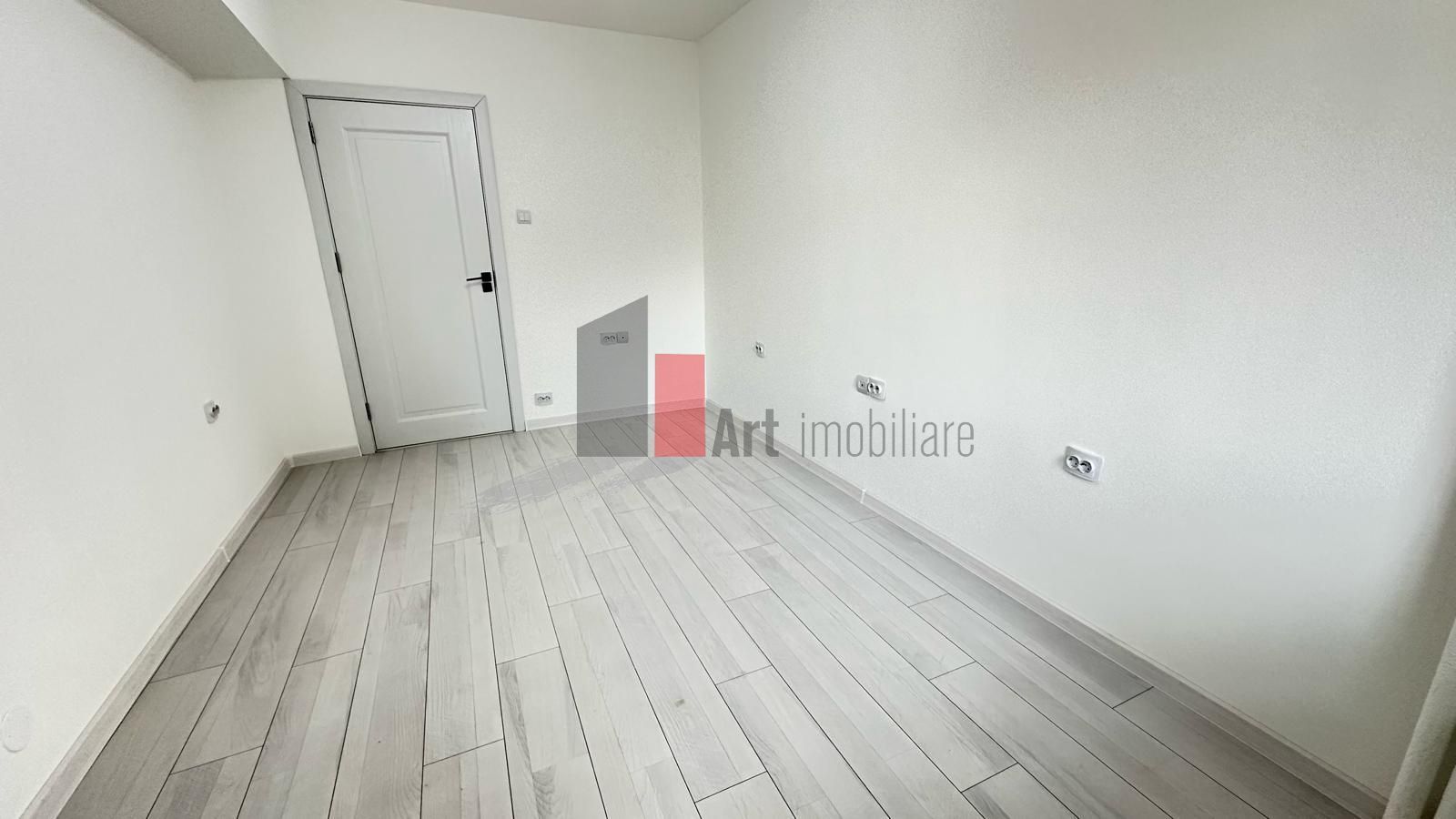 Apartament 3 camere metrou Romancierilor,centrala proprie - Poză 3