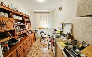Apartament 3 camere, 2 bai, etaj 2, Cetate, zona Scolii Mihai Eminescu - Poză 5