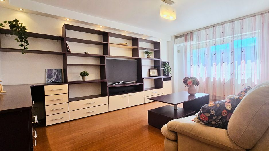Apartament etaj intermediar, luminos, centrală proprie, fereastră la baie - Poză 9