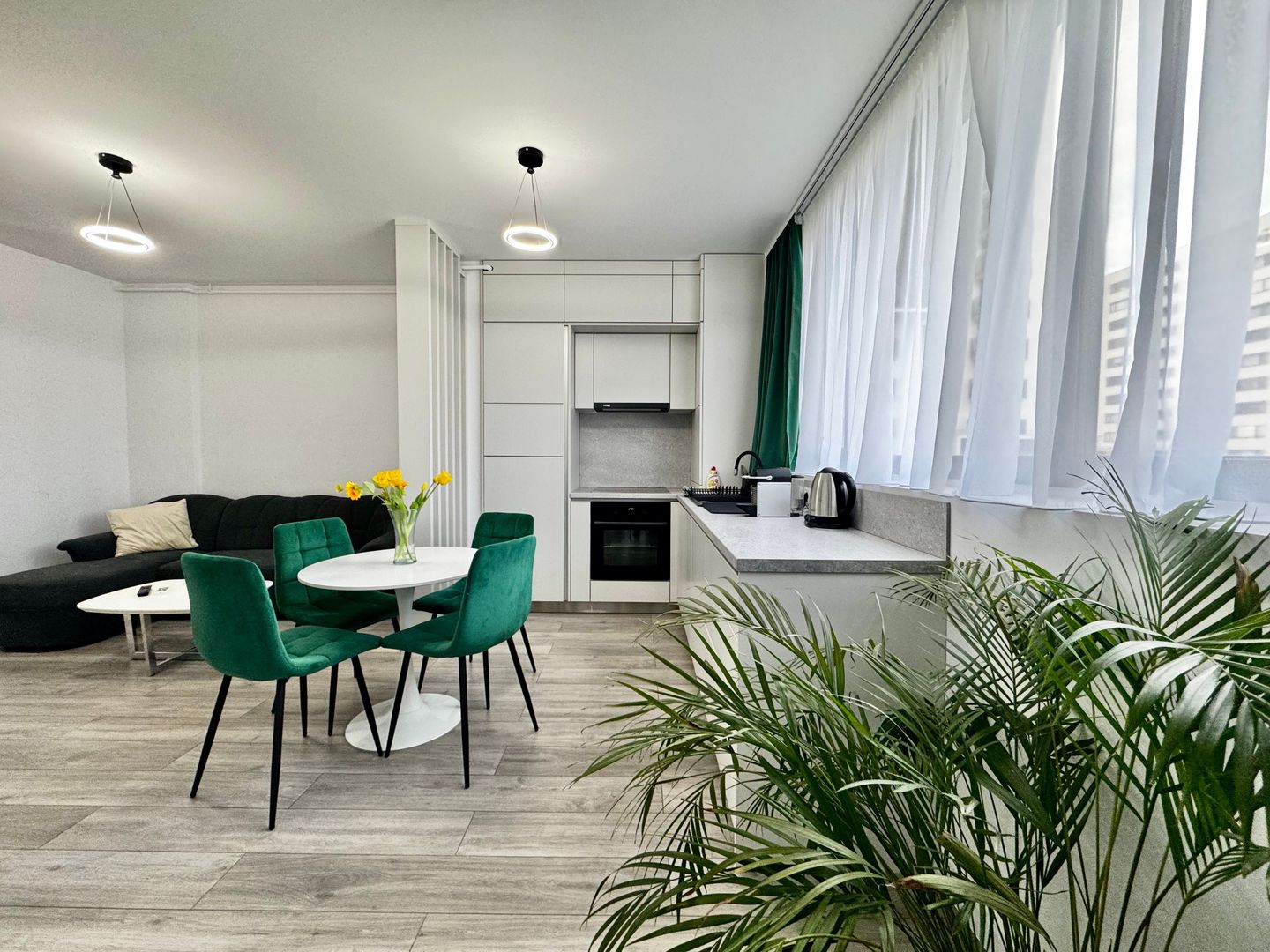Apartament 2 camere în XCITY TOWER – vibrant, ideal pentru investiție - Poză 1