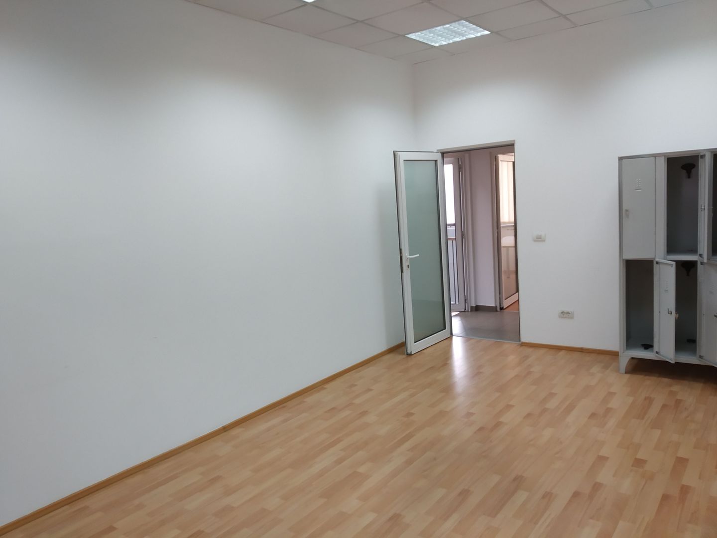 Hala  1370 mp zona C. Sagului - Poză 9