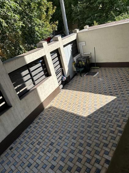 Apartament 4 Camere Pe 3 Niveluri+Curte 40 mp2 , Metrou Crangasi , Particular - Poză 2