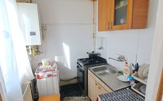 Vand apartament 2 camere, zona Vivo Mall - Poză 1