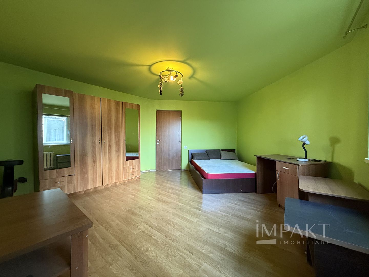 Apartament cu 2 camere decomandat , etaj intermediar , zona Big! - Poză 2