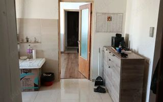 Vanzare apartament 3 camere semidecomandat - Poză 2