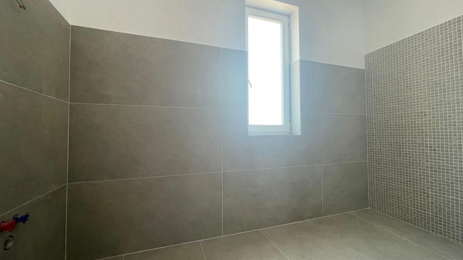 Duplex separat prin camera tehnica - 5 camere - Mosnita Noua - Poză 14