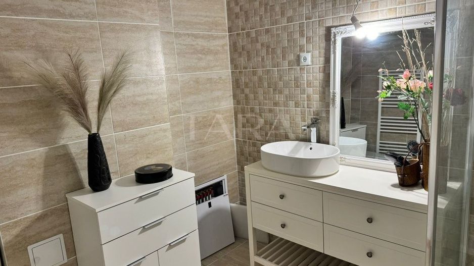 Modern, zona Cetatii, apartament cu 2 camere și balcon generos. - Poză 4