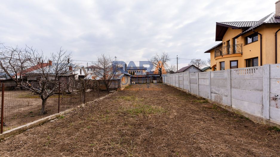 Grădină 300 mp - în oraș - Poză 5