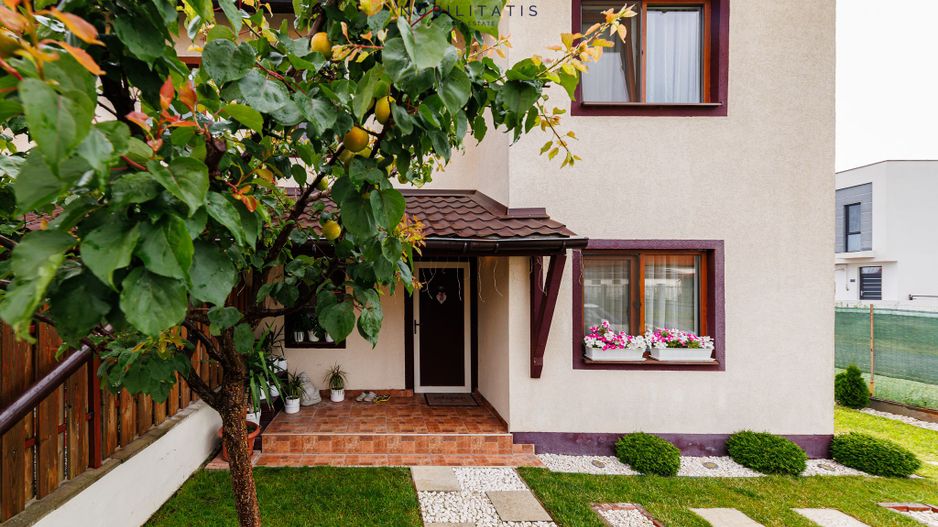 Cartierul Europa - Casa frumoasa, super spatioasa cu 5 camere | Com 0% - Poză 2