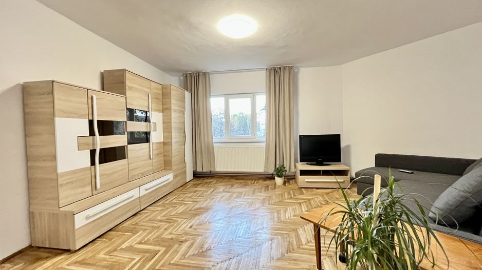 Apartament 3 camere, 2 bai, etajul 1,  in  zona Aradului - Piața Verde - Poză 1