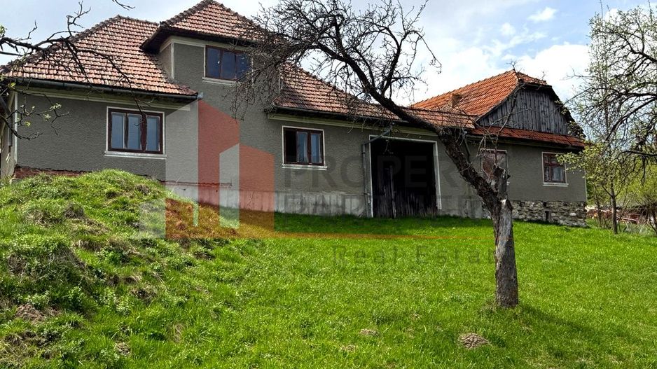 Casă tradițională sat Poarta, comuna Bran teren 1000 mp - Poză 4