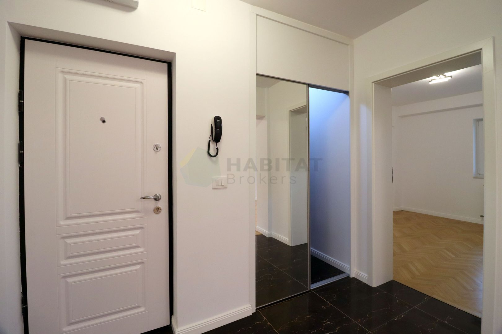 4 Camere (153 mp utili) în Blocul Scala - Poză 19