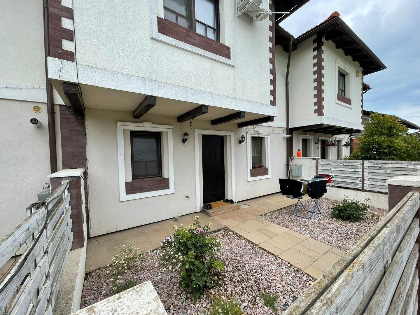 Casă modernă mobilată | 3 dormitoare |  Ansamblu privat | Strada asfaltata - Poză 2