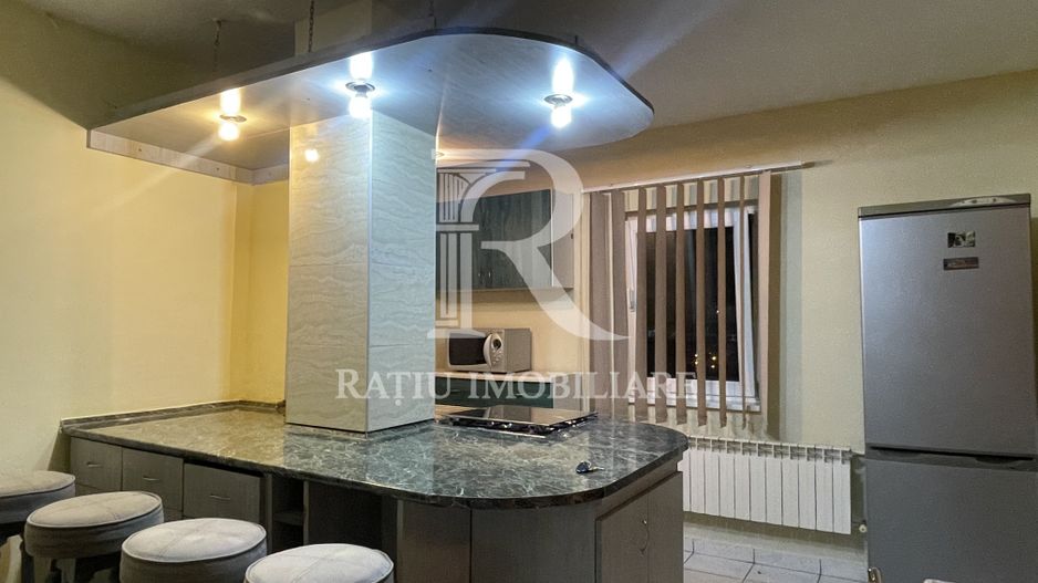 Apartament cu 3 camere | Zona Rogerius | Oradea - Poză 2