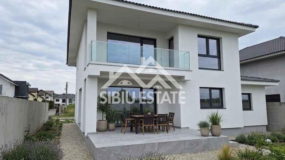 Casa Individuala Selimbar, 5 camere, 3 bai - Poză 3