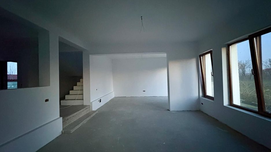 Casa duplex cu 2 locuri de parcare - Poză 11