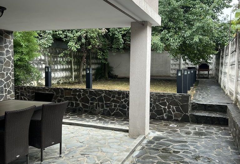 Vand casa semicentrala zona stadionului Olimpia - Poză 14