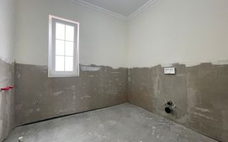 Duplex desparțit - 5 camere și 3 băi- Moșnița Nouă - Poză 12