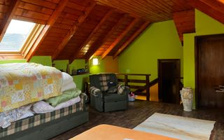 Vilă de închiriat – 260 mp utili, teren 1300 mp, 5 dormitoare, 3 băi, 3 balcoane - Poză 31