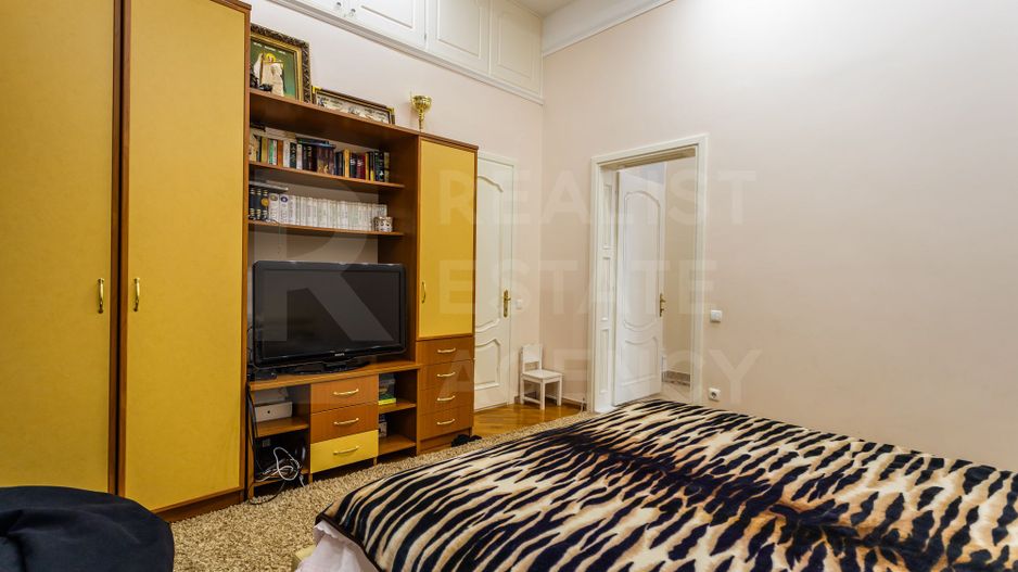 Vânzare casă de lux, 700 mp + 22 ari, situată în Tohatin - Poză 42