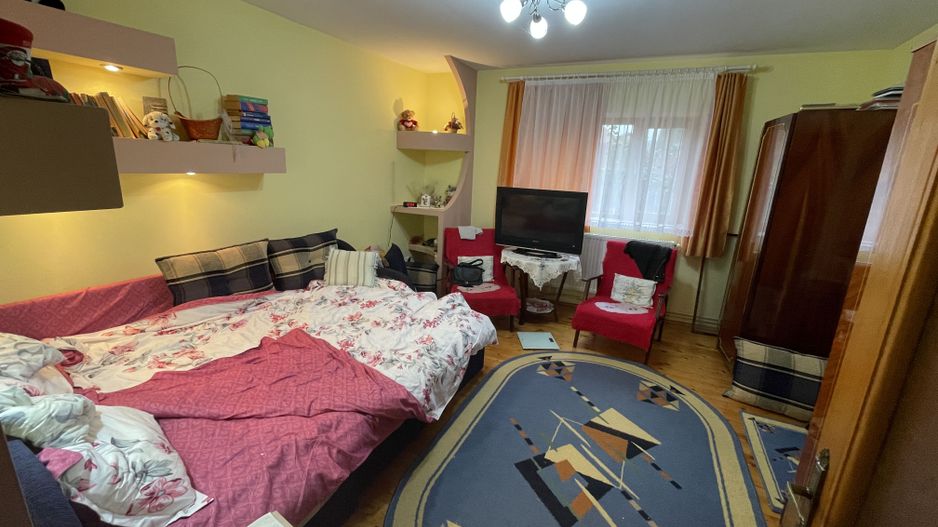 Casă cu etaj, Livezeni - Poză 9