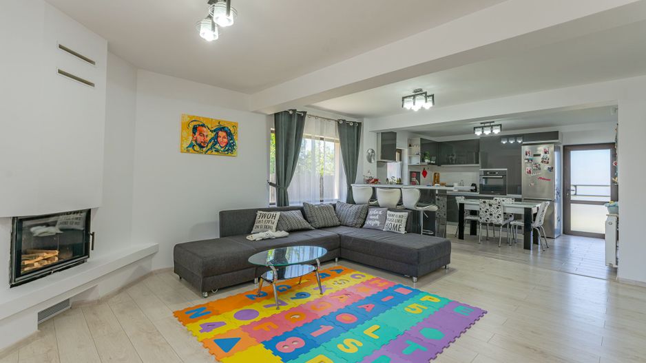 Casa individuala cu 5 camere si garaj in Stupini - Poză 3