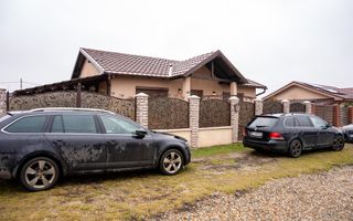 Casa cu 3 camere 400 mp Nojorid utilitati - Poză 5